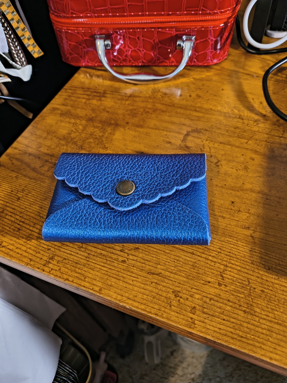 Portland Leather Blue Scalloped Leather Card Wallet
